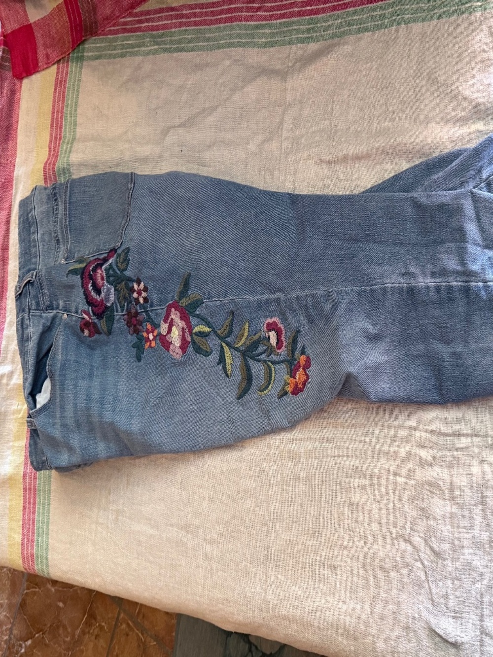 Chico Embroidered Girlfriend Jeans Sz 2.5 (L -XL)